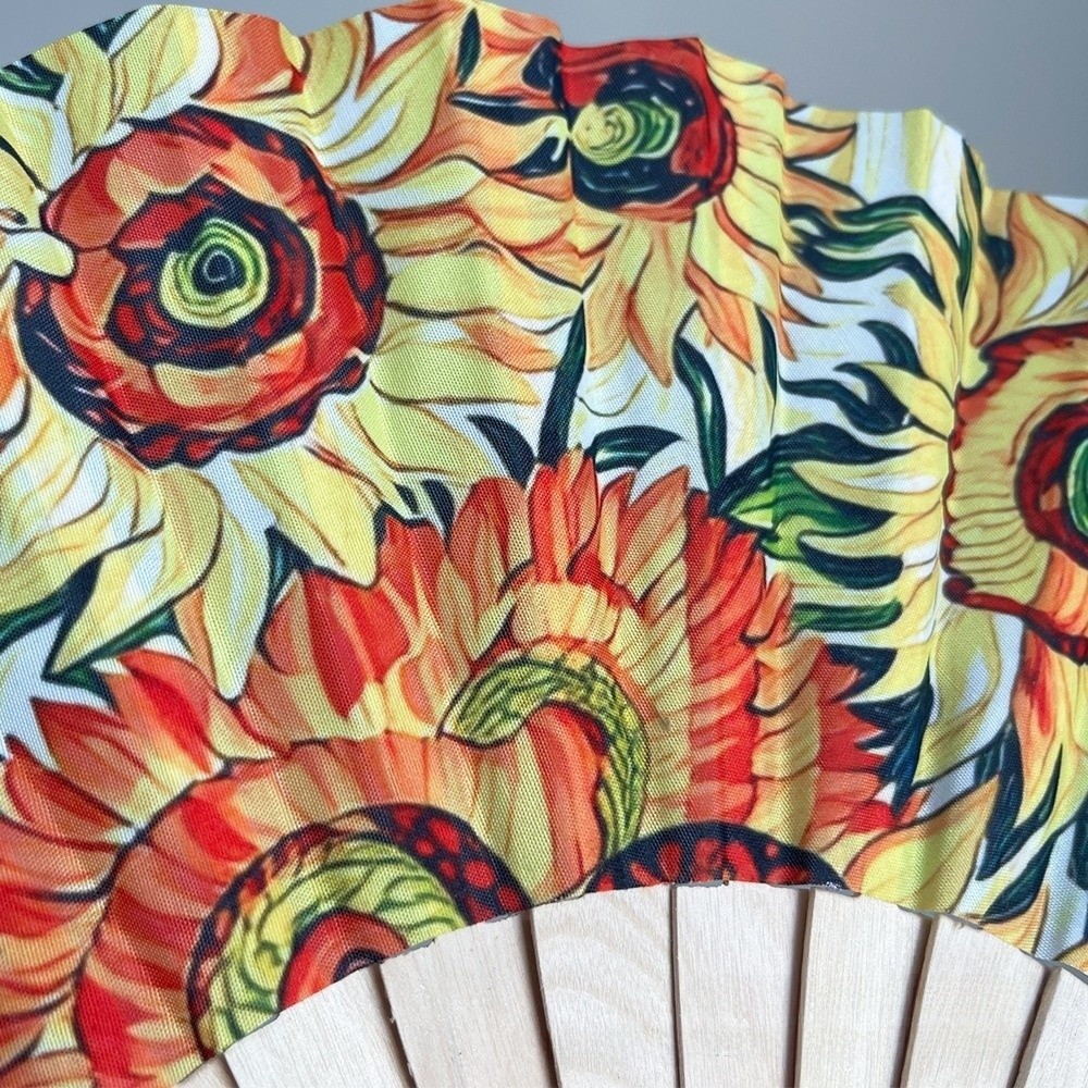 مروحة يدوية قابلة للطي بتصميم  - مراجعة Art Craft And Design وسعره